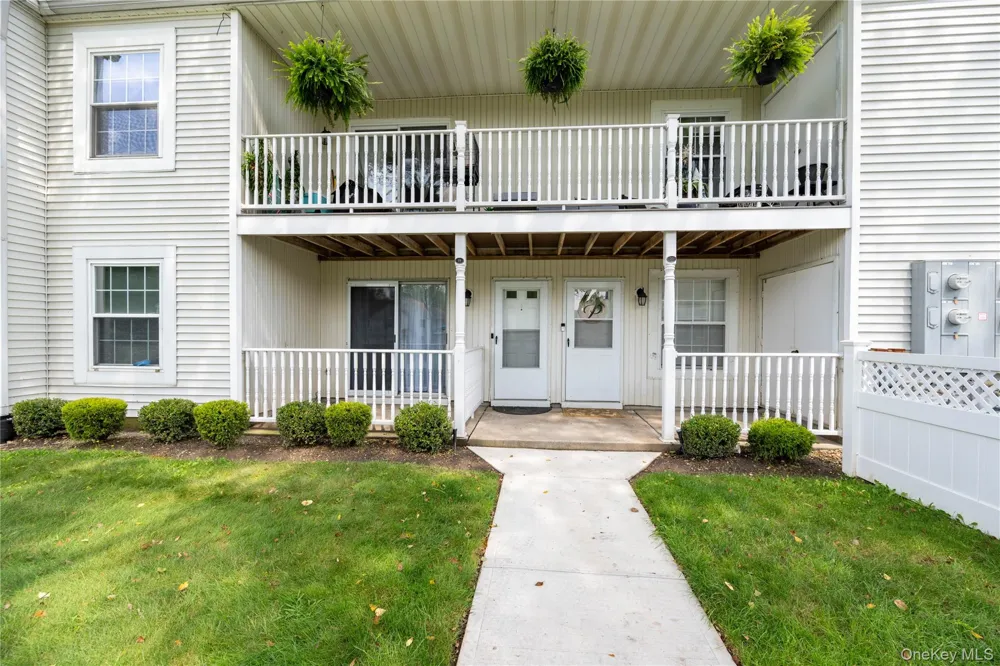 69 Fairview Circle Middle Island, NY 11953