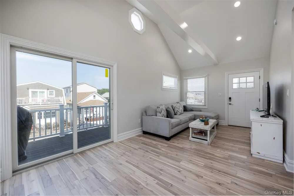 24 Pennsylvania Avenue #Upper Long Beach, NY 11561