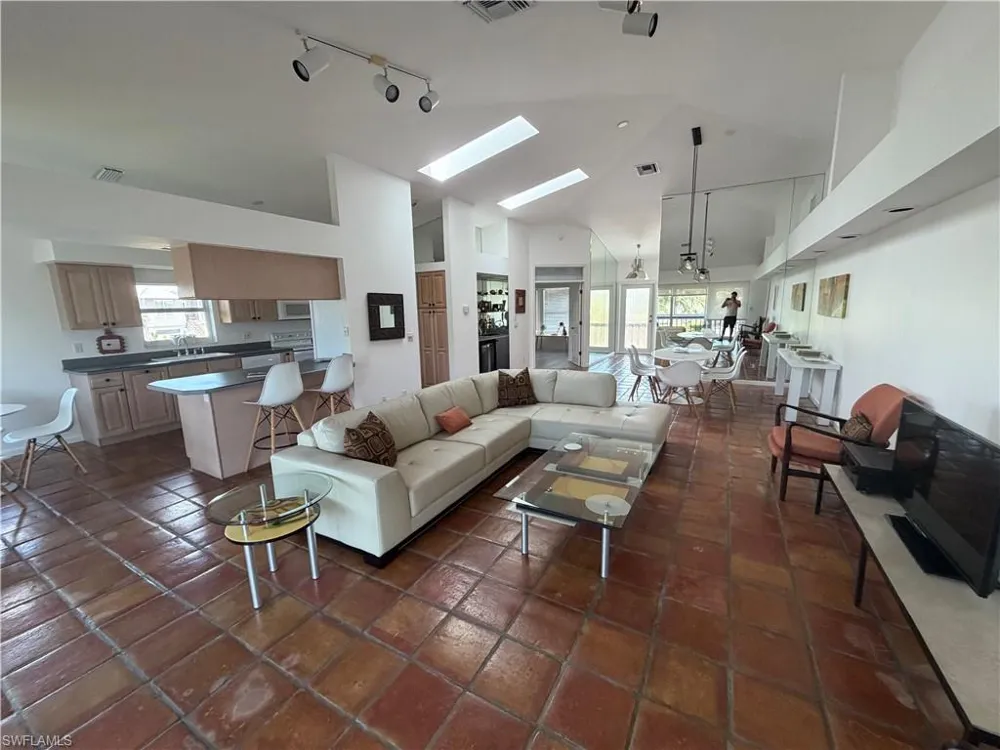 27189 Gasparilla Drive Bonita Springs, FL 34135