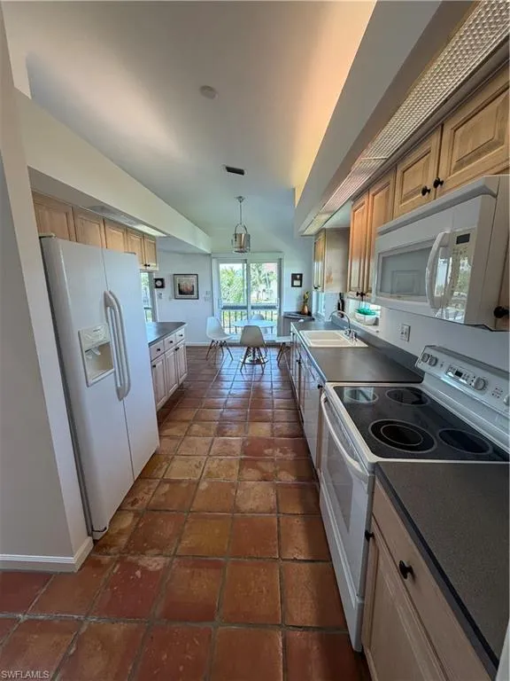 27189 Gasparilla Drive Bonita Springs, FL 34135