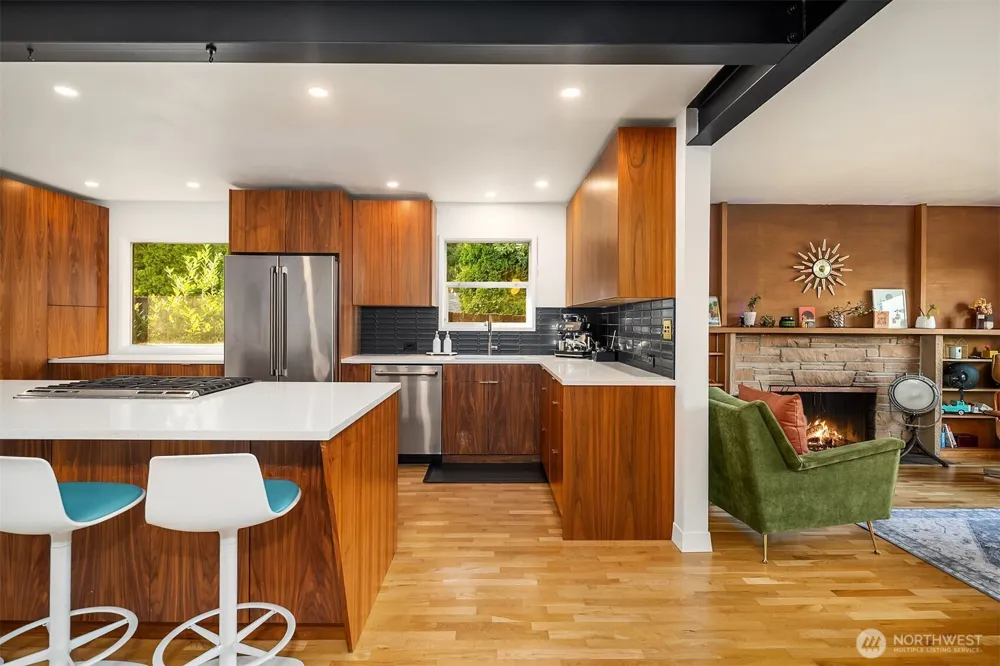 10619 Sand Point Way NE Seattle, WA 98125