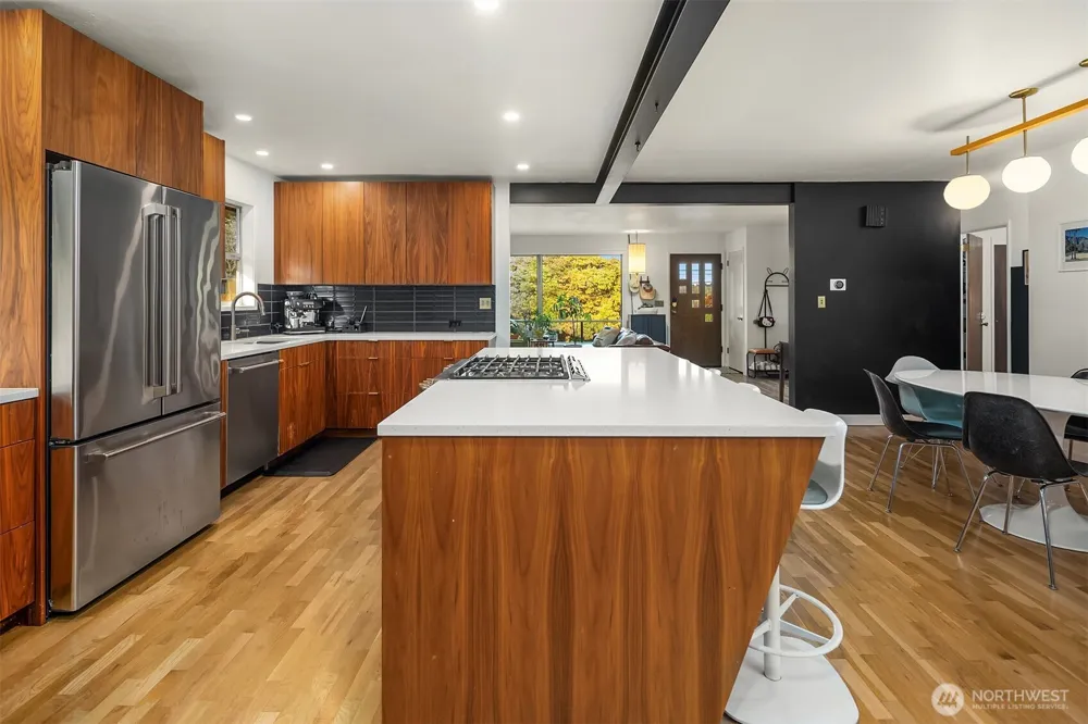 10619 Sand Point Way NE Seattle, WA 98125
