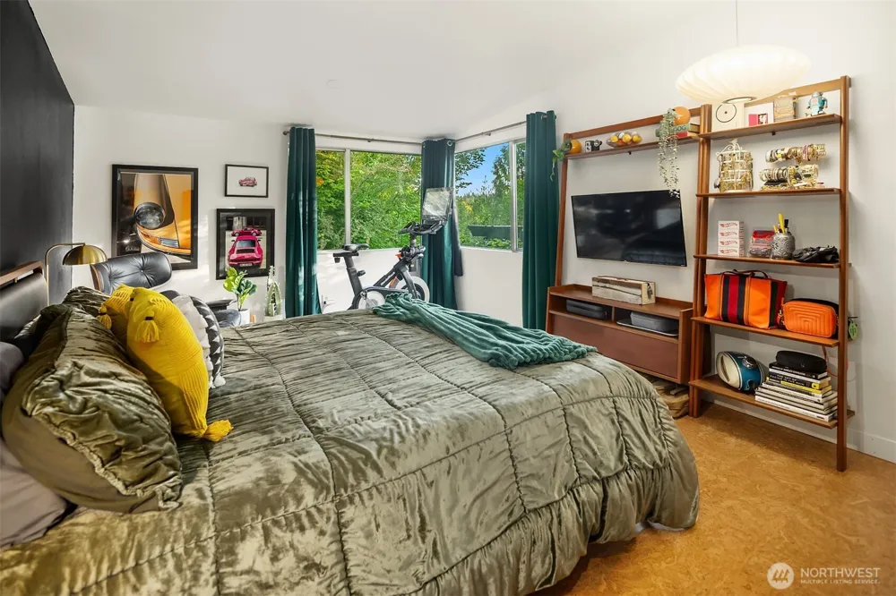 10619 Sand Point Way NE Seattle, WA 98125