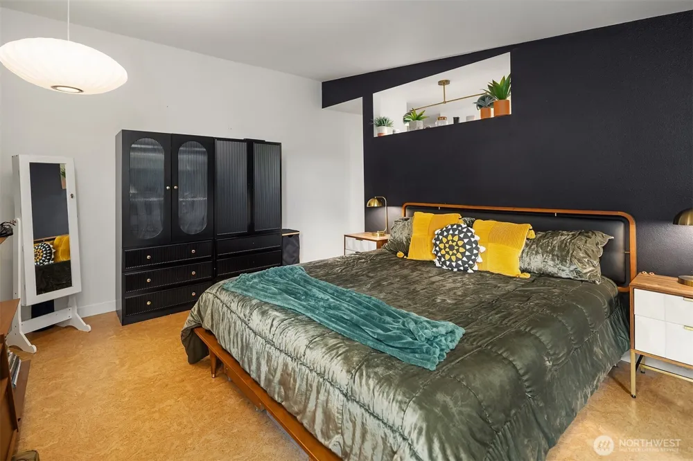 10619 Sand Point Way NE Seattle, WA 98125