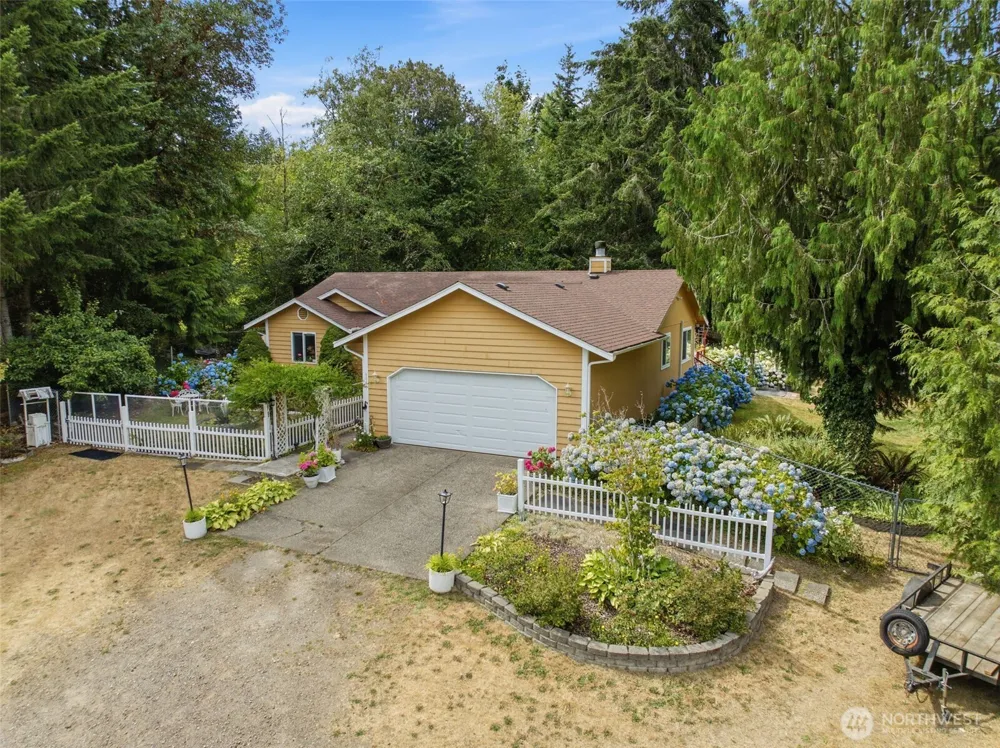 6839 E FILLMORE STREET Port Orchard, WA 98366