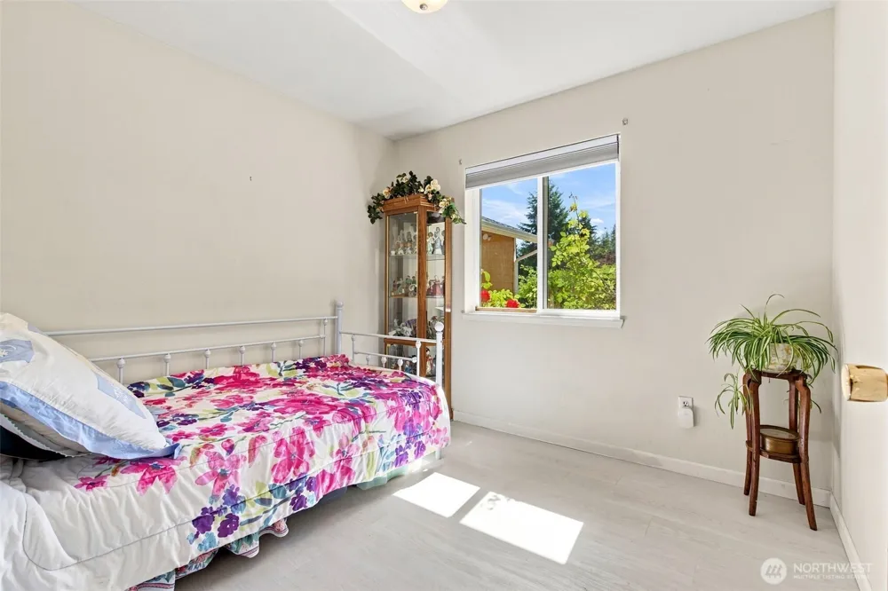 6839 E FILLMORE STREET Port Orchard, WA 98366