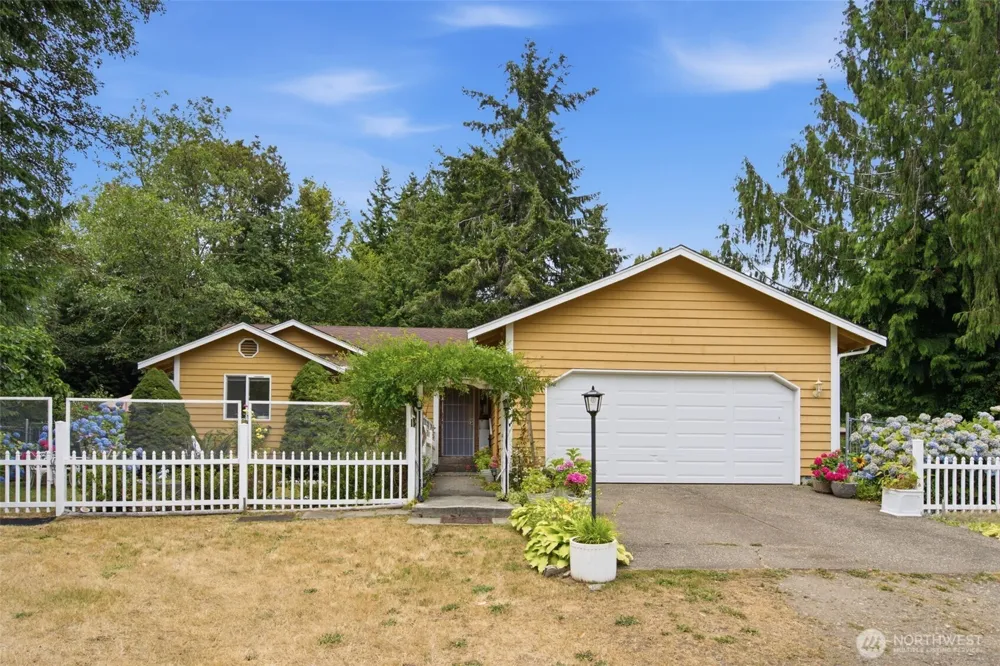 6839 E FILLMORE STREET Port Orchard, WA 98366