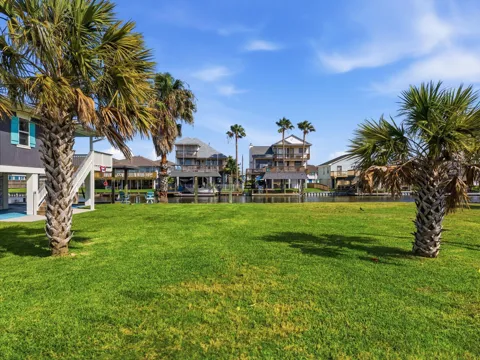 489 Pompano Street