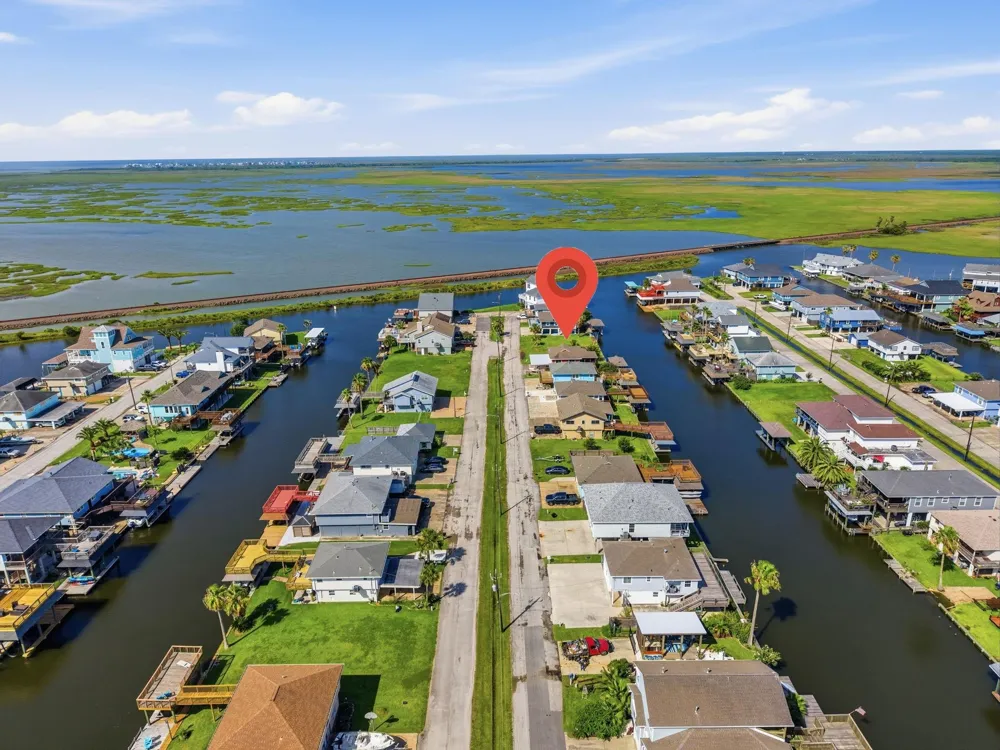 489 Pompano Street Bayou Vista, TX 77563
