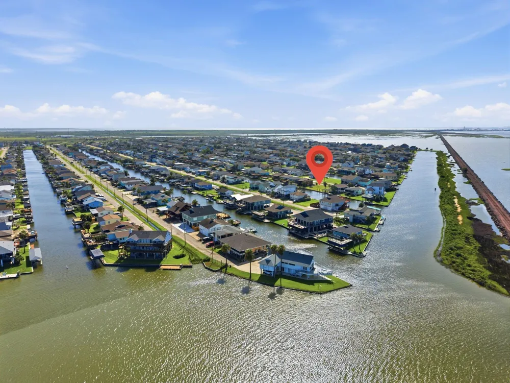 489 Pompano Street Bayou Vista, TX 77563
