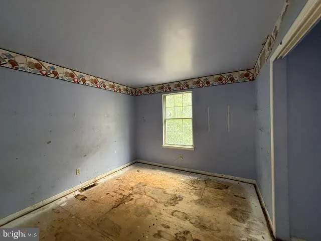 37 ASHLAND AVENUE Sicklerville, NJ 08081