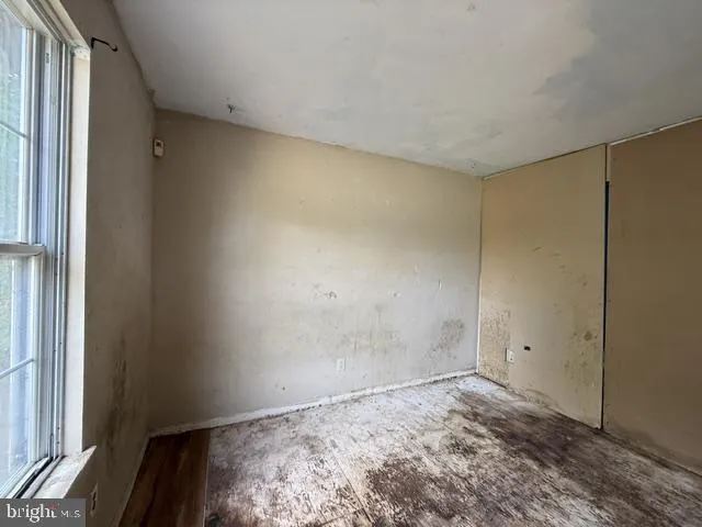 37 ASHLAND AVENUE Sicklerville, NJ 08081