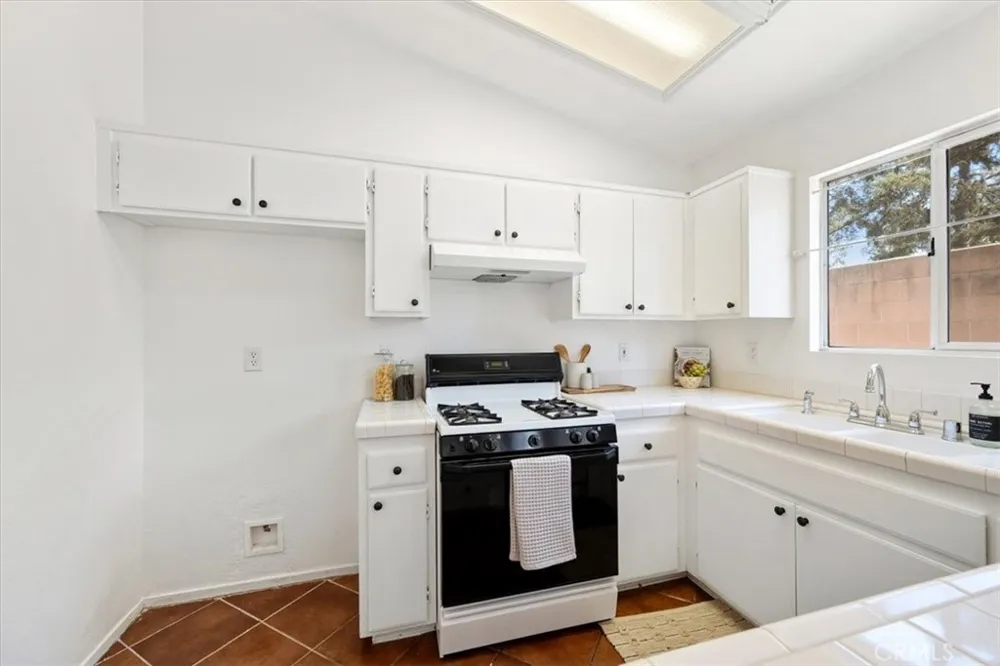 2240 Hanover Way Santa Maria, CA 93458