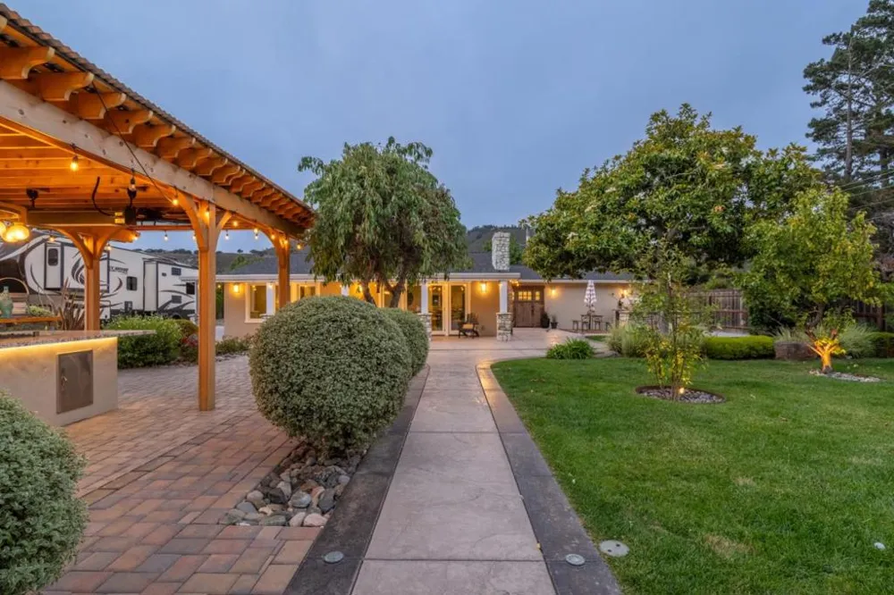 27550 Schulte Road Carmel, CA 93923