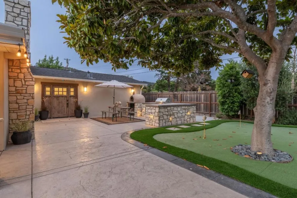 27550 Schulte Road Carmel, CA 93923