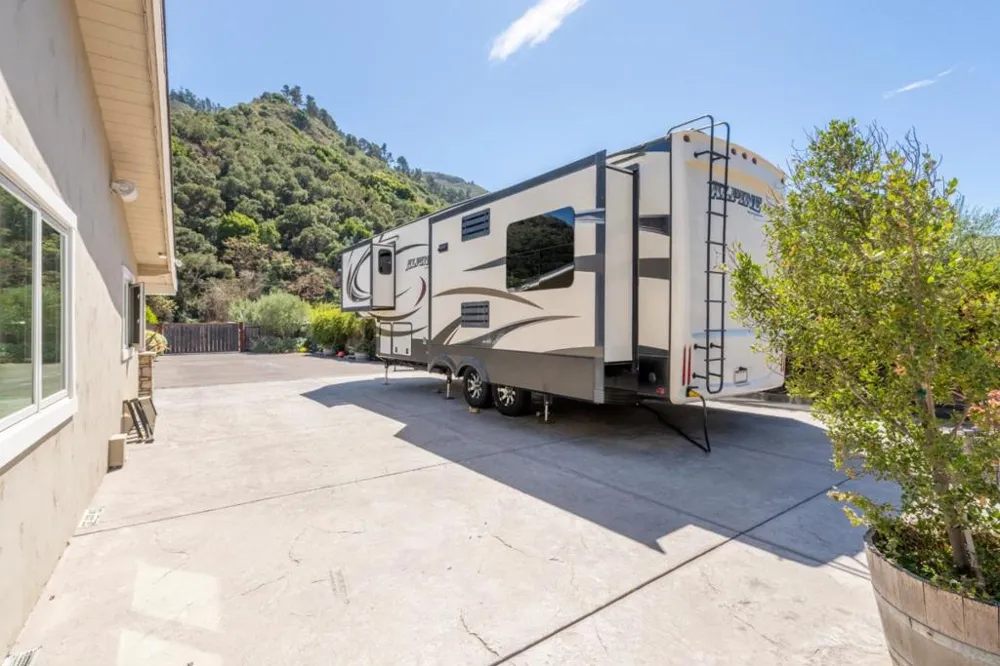 27550 Schulte Road Carmel, CA 93923