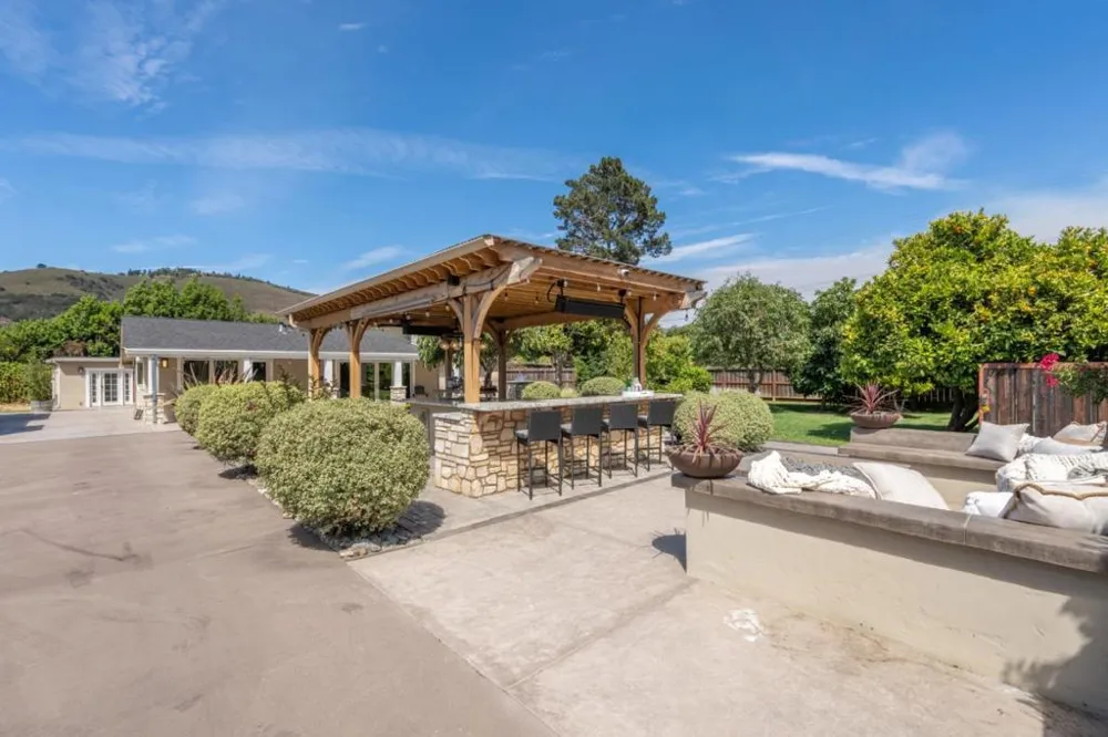 27550 Schulte Road Carmel, CA 93923