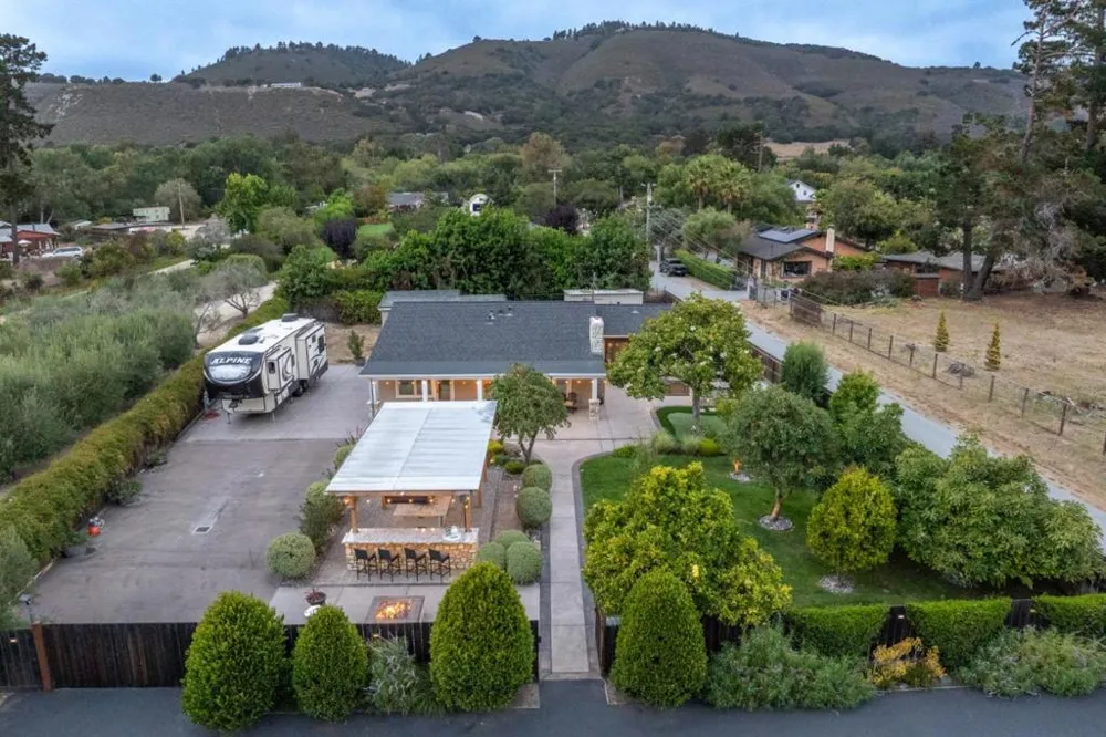 27550 Schulte Road Carmel, CA 93923