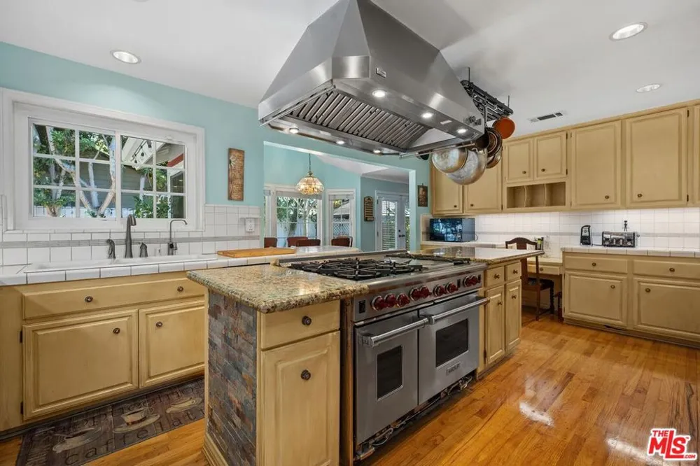 2353 W 230th Place Torrance, CA 90501