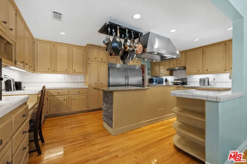 2353 W 230th Place Torrance, CA 90501
