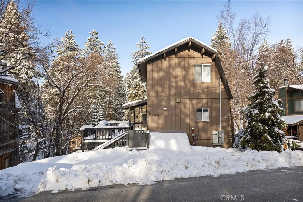 32794 Cougar Lane Arrowbear, CA 92382