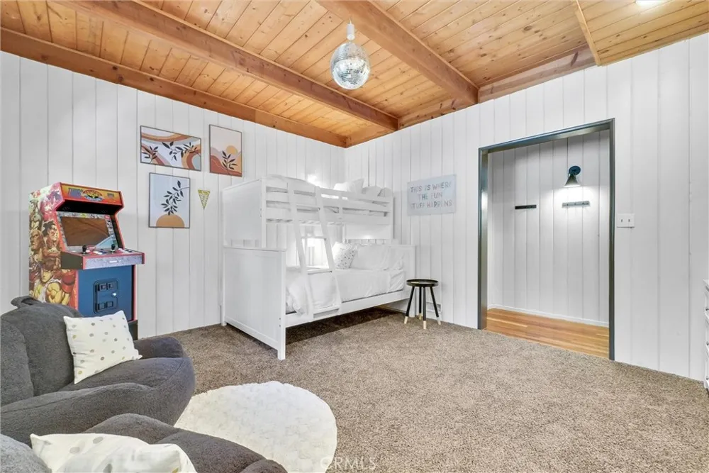 32794 Cougar Lane Arrowbear, CA 92382