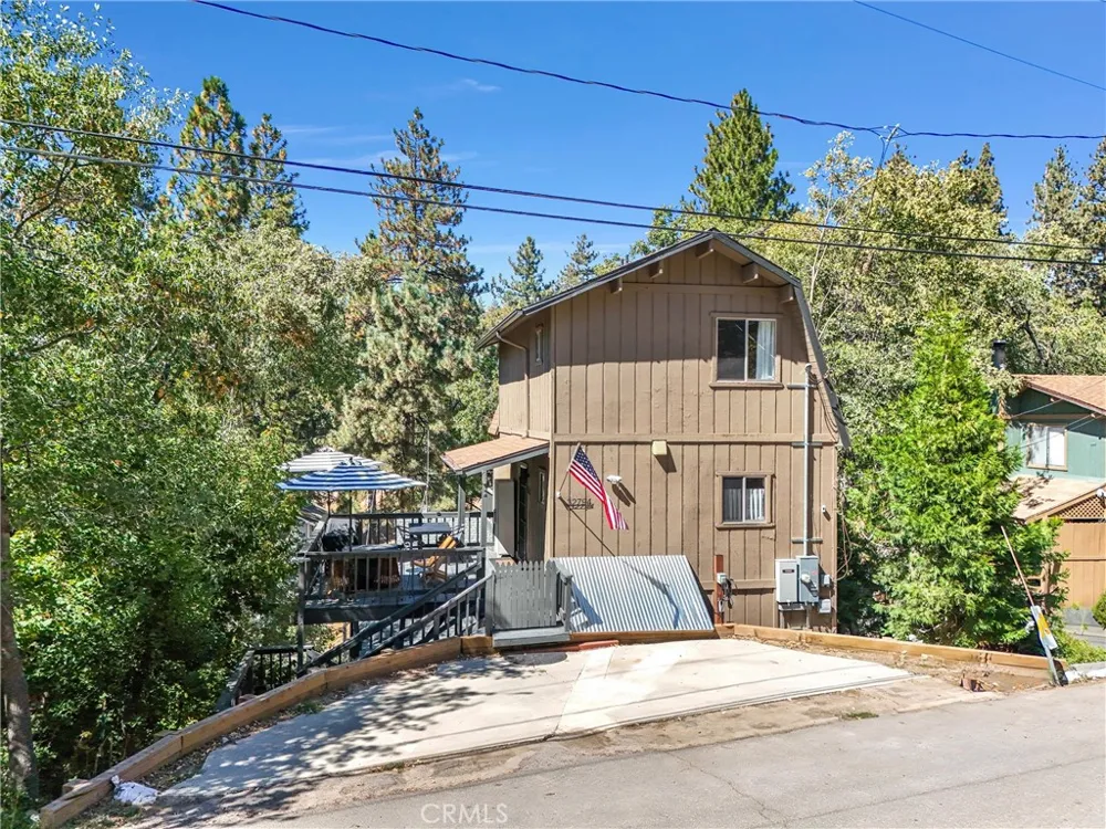 32794 Cougar Lane Arrowbear, CA 92382