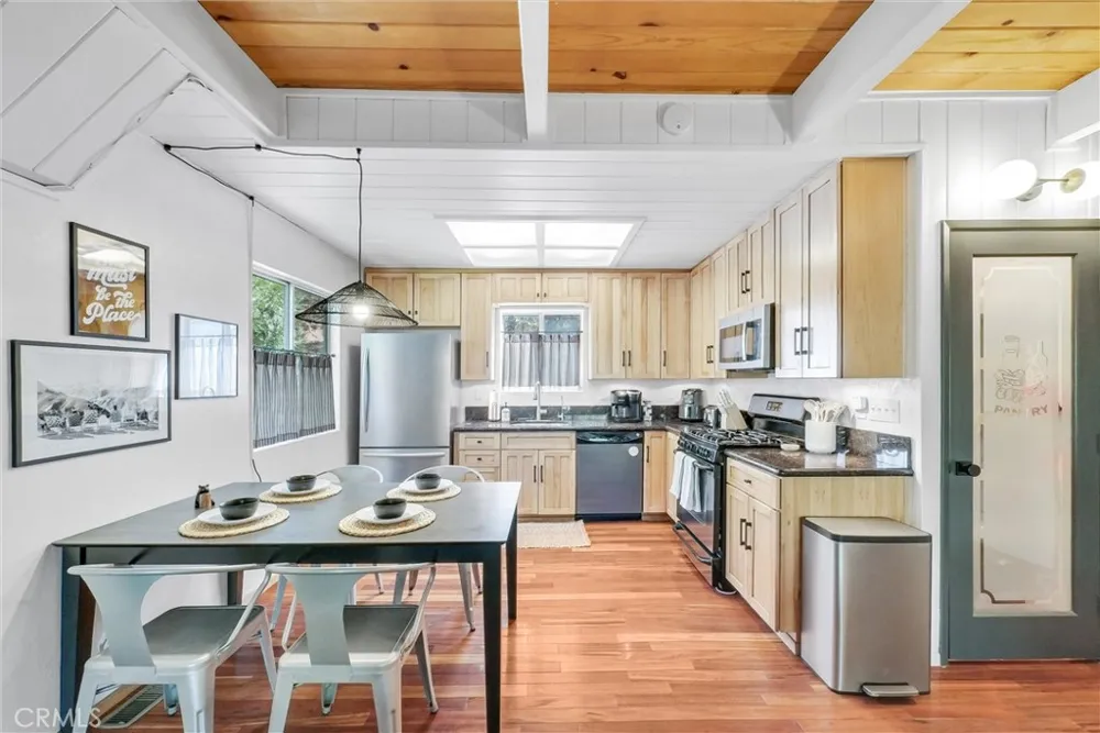 32794 Cougar Lane Arrowbear, CA 92382