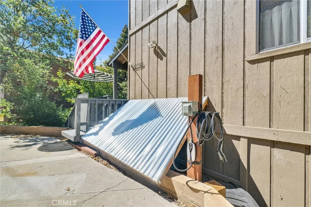 32794 Cougar Lane Arrowbear, CA 92382