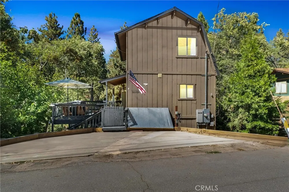 32794 Cougar Lane Arrowbear, CA 92382