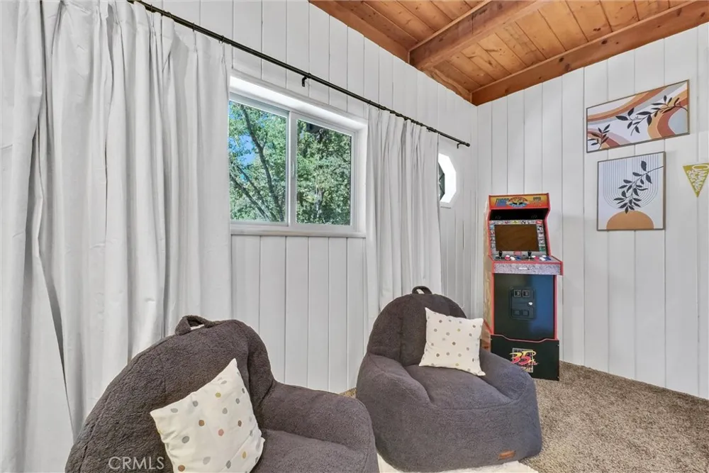 32794 Cougar Lane Arrowbear, CA 92382