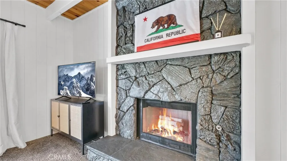 32794 Cougar Lane Arrowbear, CA 92382
