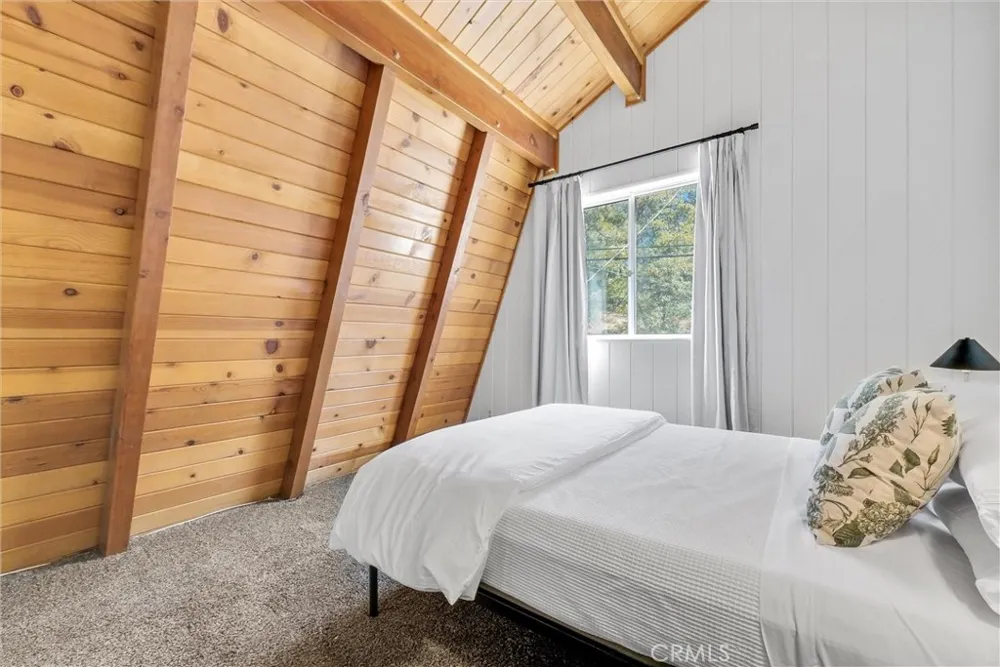 32794 Cougar Lane Arrowbear, CA 92382