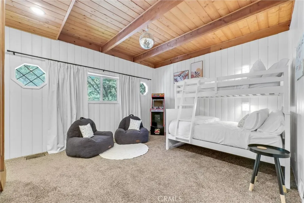 32794 Cougar Lane Arrowbear, CA 92382