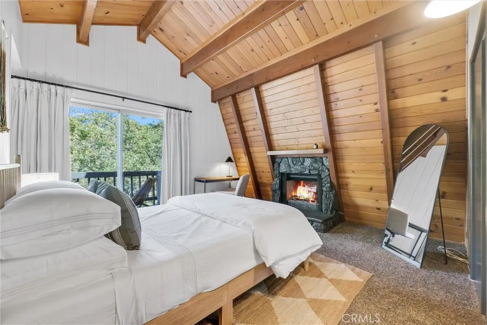 32794 Cougar Lane Arrowbear, CA 92382