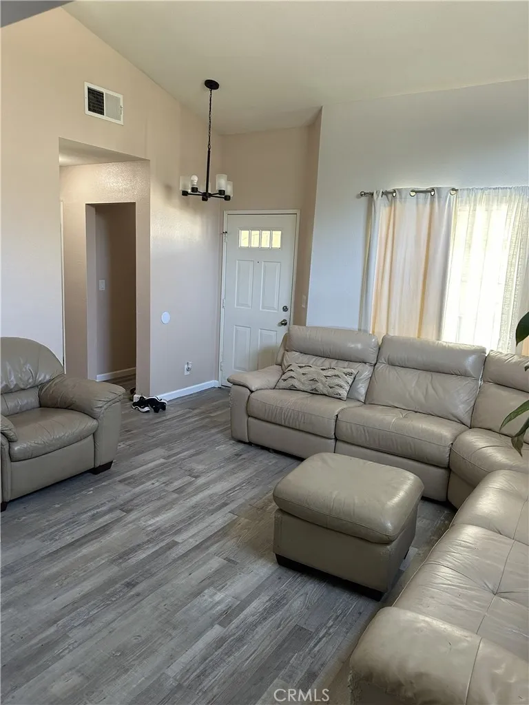 43525 Palos Way Lancaster, CA 93535