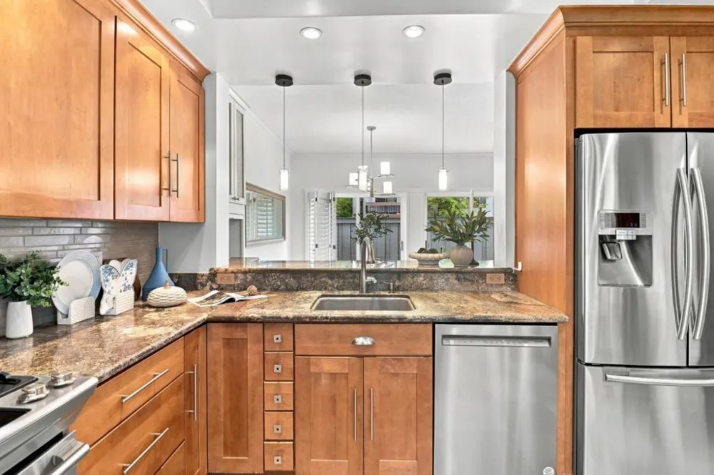 216 8th Avenue San Mateo, CA 94401