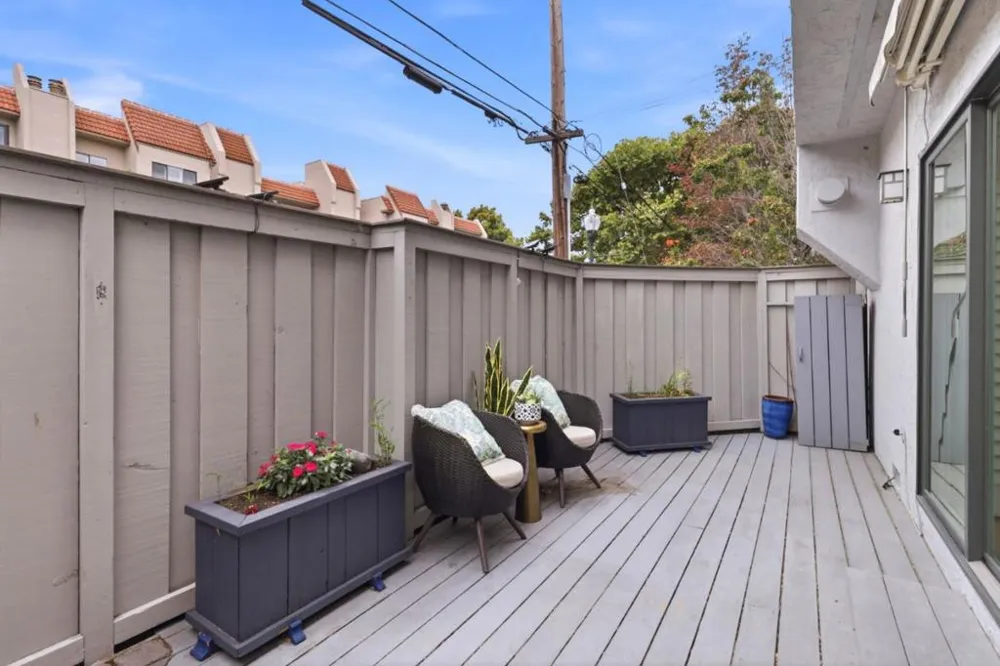 216 8th Avenue San Mateo, CA 94401