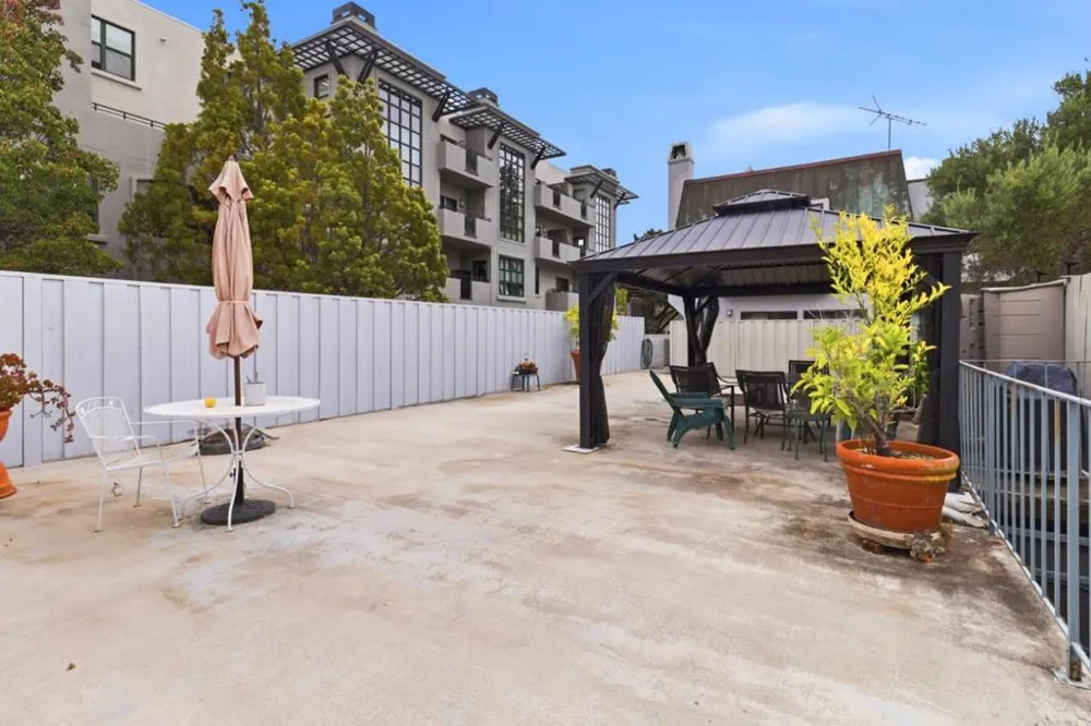 216 8th Avenue San Mateo, CA 94401