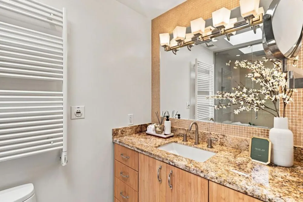 216 8th Avenue San Mateo, CA 94401