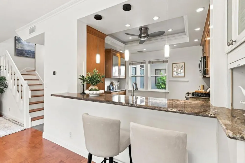 216 8th Avenue San Mateo, CA 94401