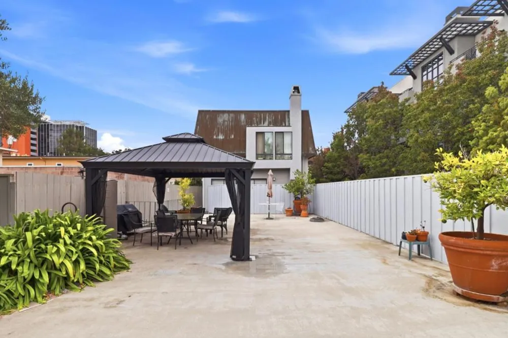 216 8th Avenue San Mateo, CA 94401