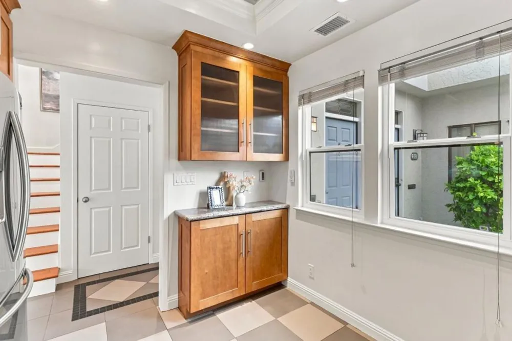 216 8th Avenue San Mateo, CA 94401