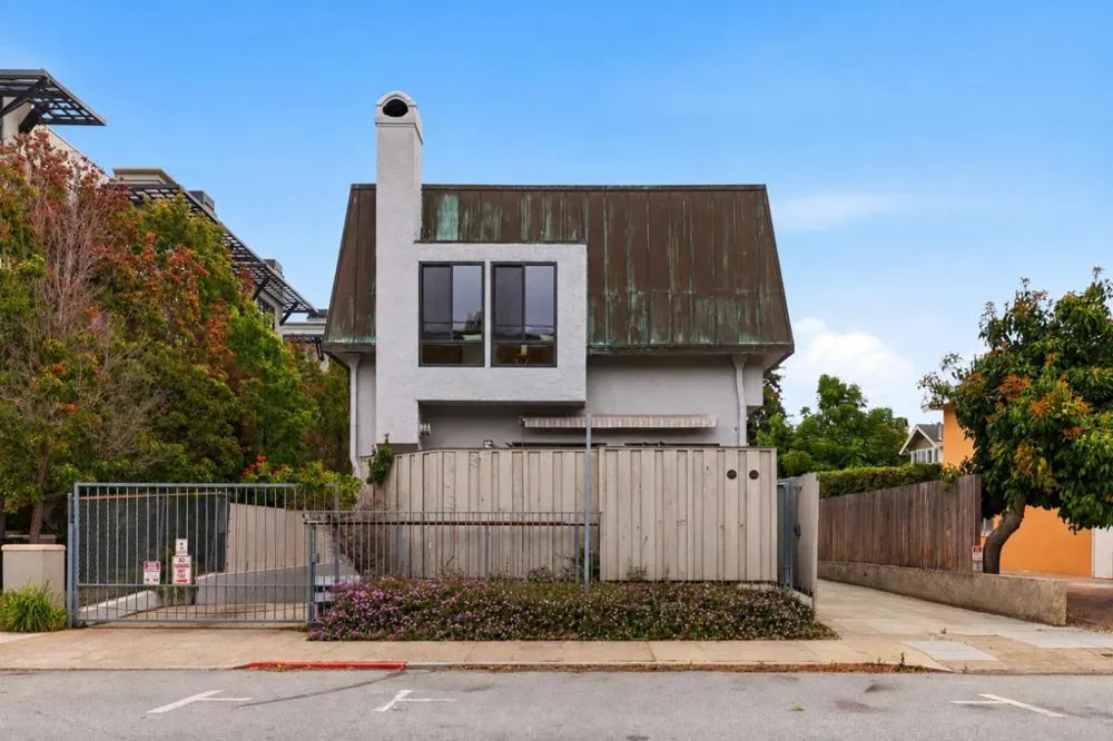 216 8th Avenue San Mateo, CA 94401