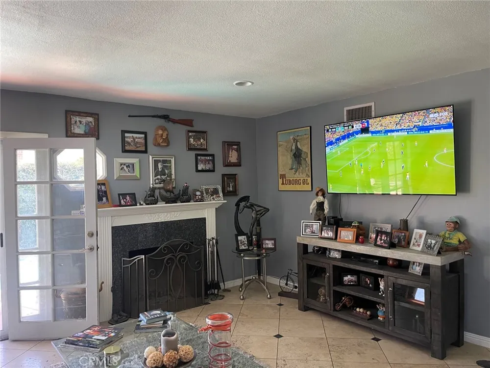 1406 W Baker Fullerton, CA 92833