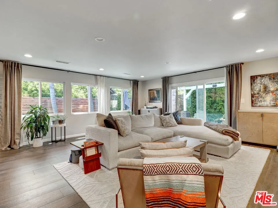 5437 Coolidge Avenue Culver City, CA 90230