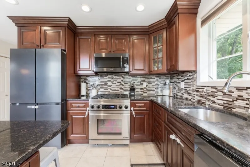 27 Dalewood Rd Wayne, NJ 07470
