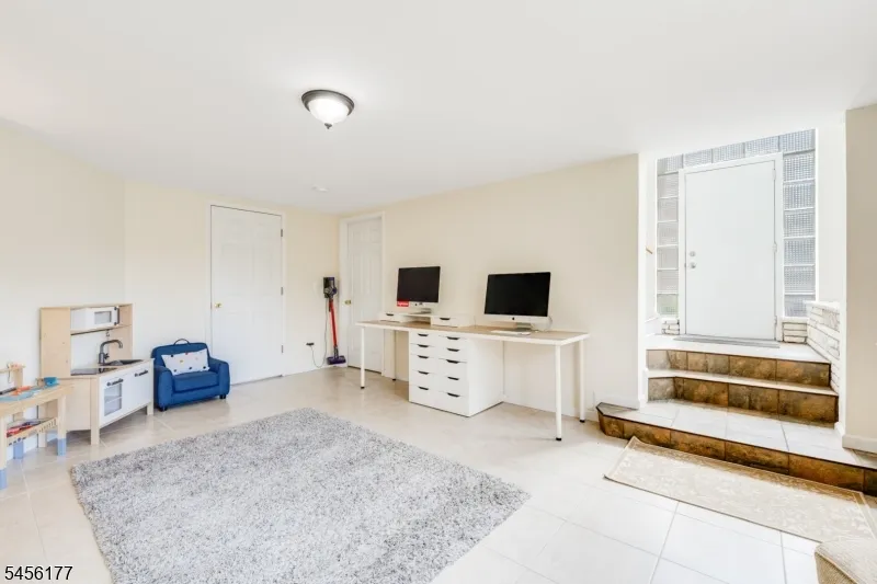 27 Dalewood Rd Wayne, NJ 07470
