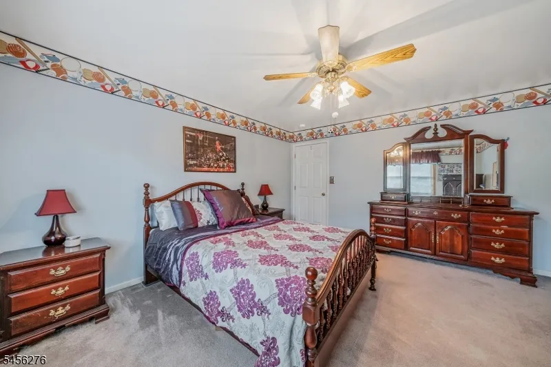 11 Ledgerock Ct Parsippany-Troy Hills, NJ 07950