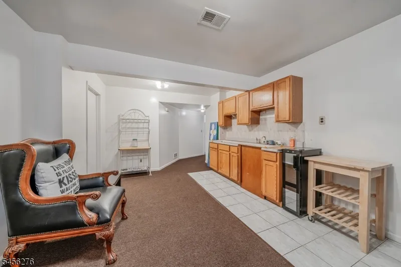 11 Ledgerock Ct Parsippany-Troy Hills, NJ 07950